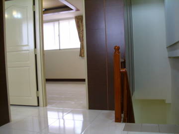 益民路二段透天1+2F，3房3廳2衛賣728萬..