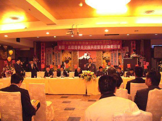 705787_c1e03e9ba0549bc0de6937950c0fd107