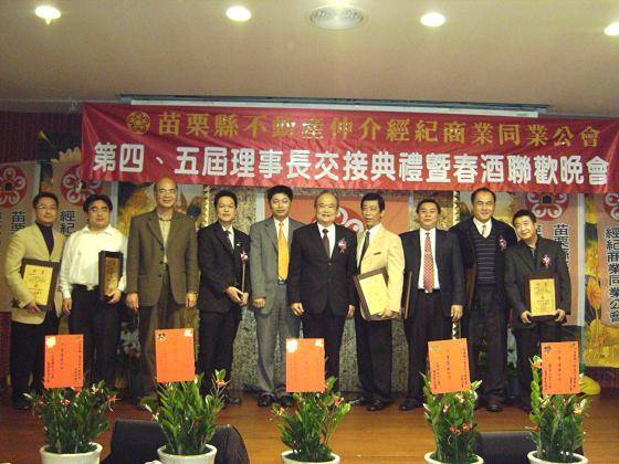 705792_e432bdfd4af770dd9bd3b135fbb69d1d