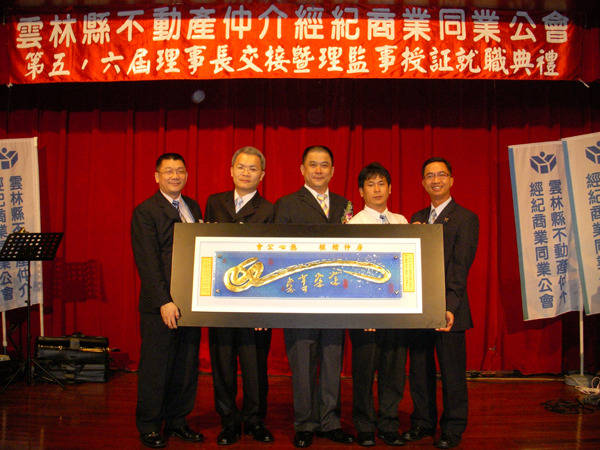 705798_5ba8156de1641839048e3236687480ad