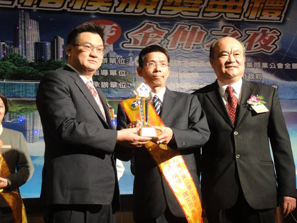 705830_1c500fd3a6262d85f53cd507e00696bc