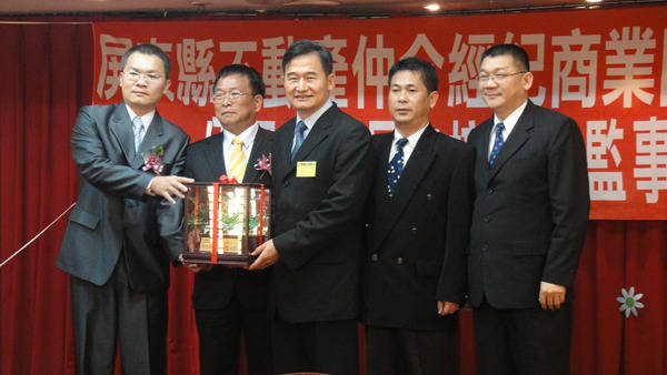 705853_1b97a360c86fe6701b949fb6343a2871