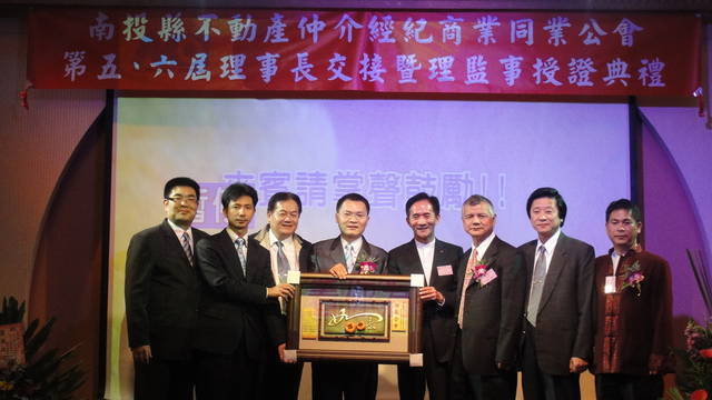 705873_e766b9d87bf073ccfe2b4645b9586026