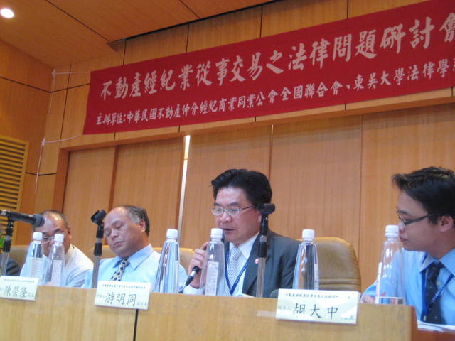 724427_ae56d2c7f238a83e3e0bdbaa985fa452