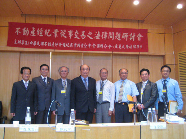 724430_521a8ddf5b70721826b0b353693c01cd