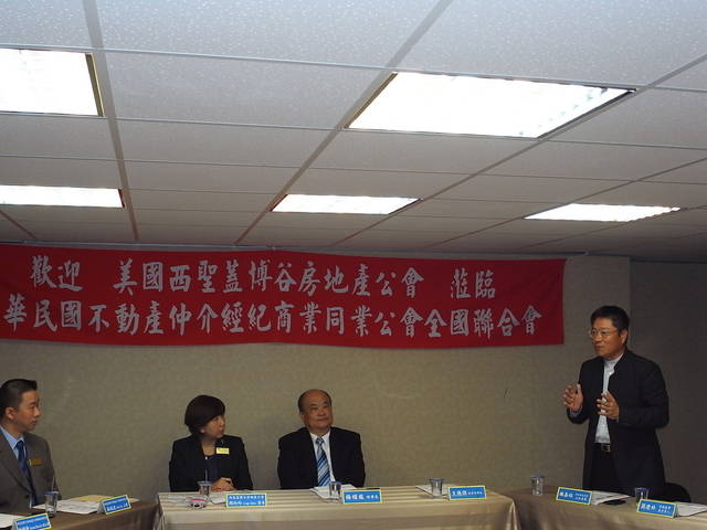 725967_aec35815328bb5b9a62c790c8afe95d9