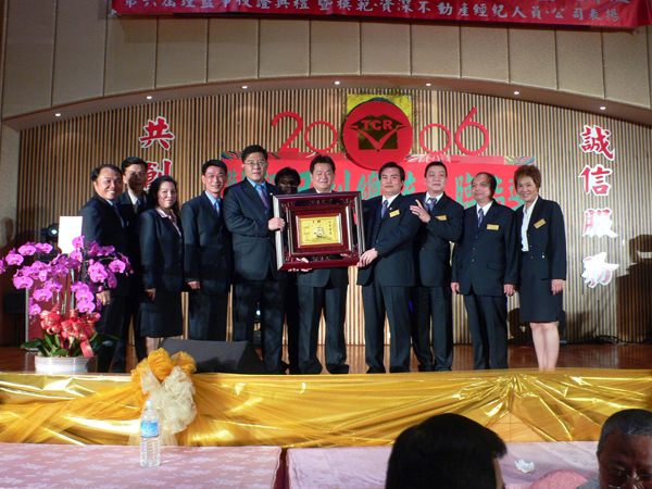 757272_15a90b25ffdf7311926a43879f894050