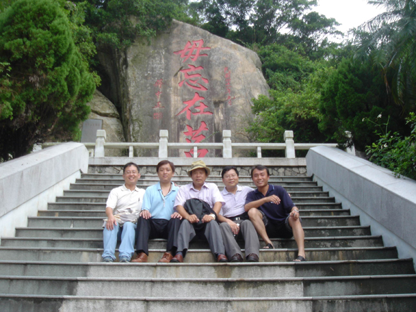 757306_9dddfa7f2b2e136f0806609b073f2353