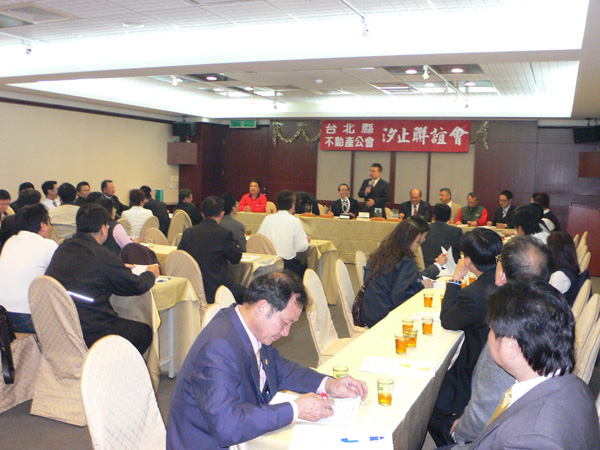 757521_7673938493329d7acfe45ba925074084