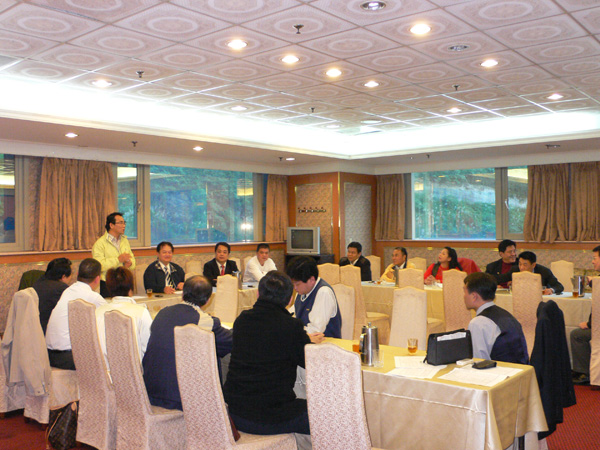 757542_e63b8f0a0428905cac990bd816204793