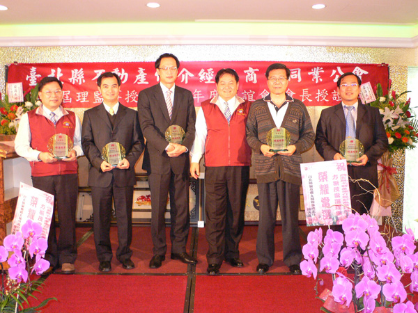 757558_92131b06c019074e208962a347f8b1e0