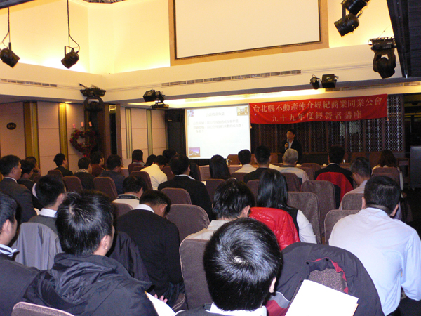 757848_39df889c5880387a1a9071bbe9b38b8e