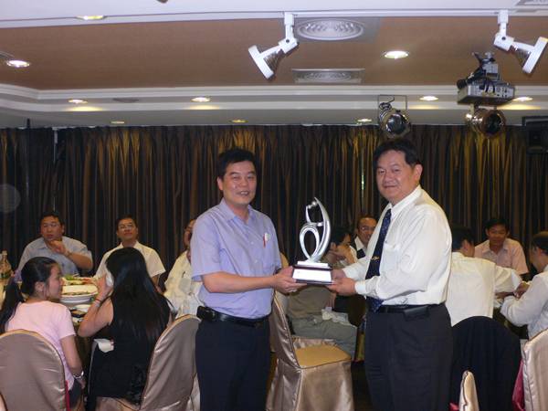 757431_194448ae0c833638262eac7f00504576