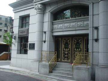 B49.喜悅春天亮麗屋