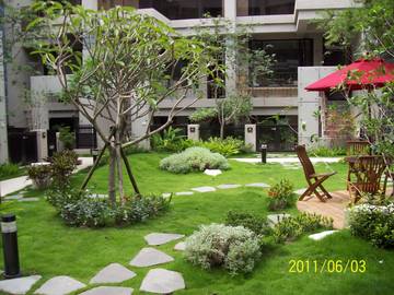 興大雙車臻堡別墅