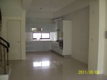 興大雙車臻堡別墅