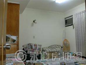 (YC0299801)燦坤旁美透天－ 屋況好免整理巷內環境清幽、採光佳精華路段