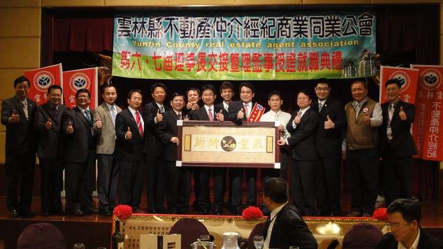 902816_56f1d0e087f321fdbd409ddeb3084872