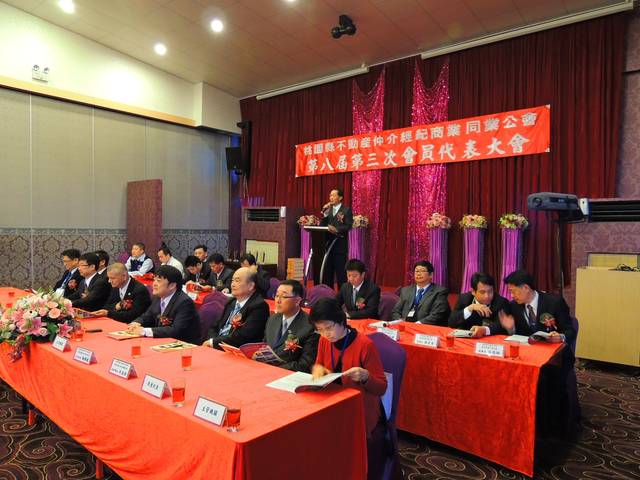 904571_91b3b30d3d4243ebee1a9b0ce014b33e