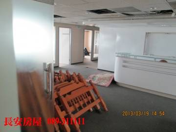 商業辦公大樓出租