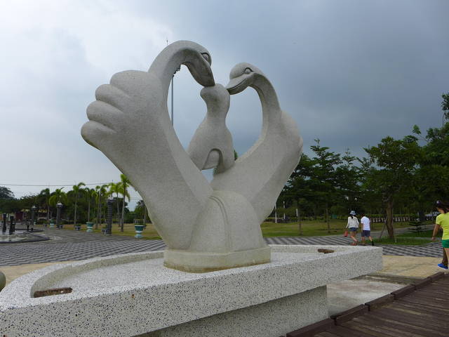 959715_dec30d9323b449a3f21460f558c7abc2