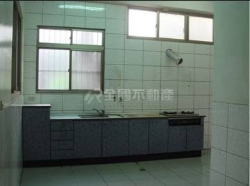 水湳經貿角間透店