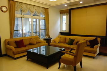 岡山忠誠街溫馨舒適百萬裝潢豪華雙車墅