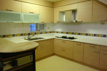 岡山忠誠街溫馨舒適百萬裝潢豪華雙車墅