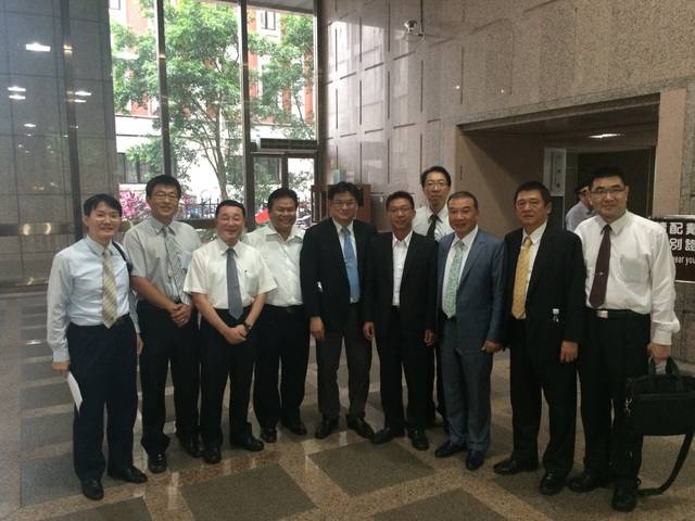 1048876_b035eca53bd354e373b413bb075473f0