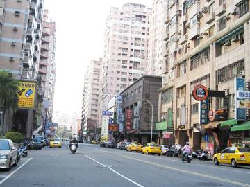 中興大學套房 屋況佳 大陽台 防盜窗