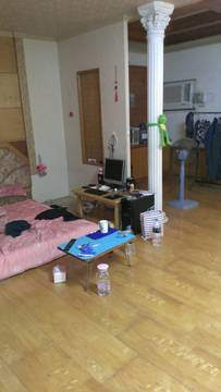 三角窗電梯店面