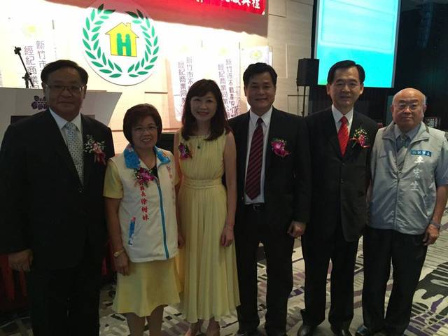 1118029_cef55f21f625ac7d3f98f93812b14981