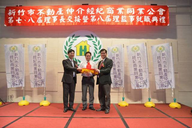 1118030_571426fb741a0d33ccd1cc3f067c3ba6