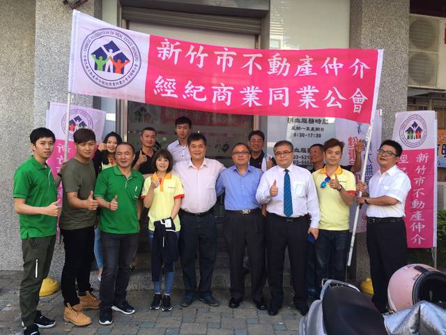 1176734_d19f8114ea5445496ca0dc244e161b11