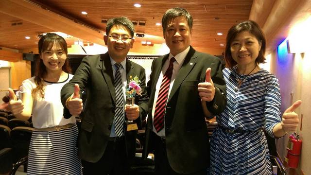 1187785_d8ad89c67e3f402db9ae8b9dfeb905f7