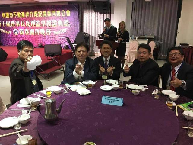 1203411_7a5d4e5c605c33b109310c86dad110b6