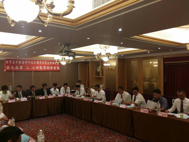 1218033_fcb6f64d1931b42f8a43e1276d52b867