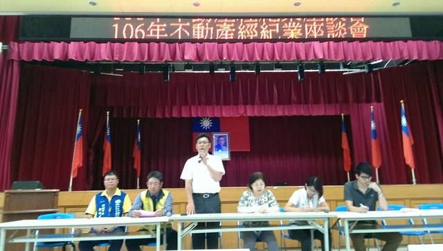 1226812_9482268536466c6ca7b11ac1e3a1a08d