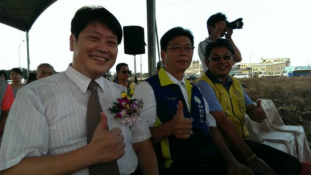 1228369_e8461f98aef6ae7da25e42bf7c5d7293