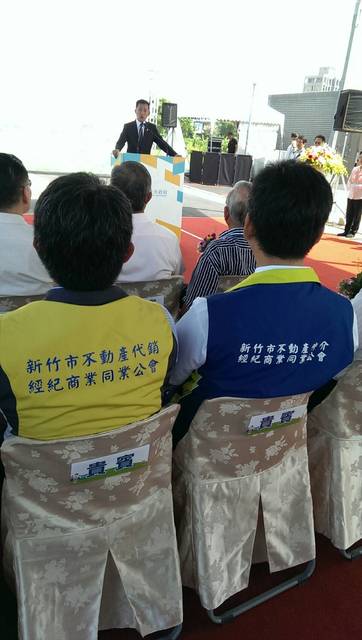 1228371_7c13fc77bf39fae383efc9f4657c16ad