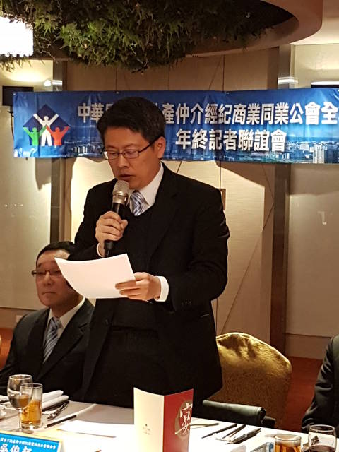 1235360_7fa0b1002536eec5004c694f3f5eea7a