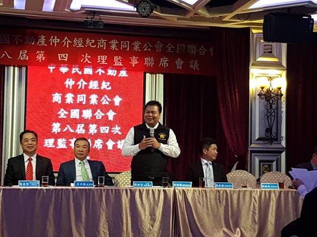 1241022_5f4918de7a81bf0f8ca65b50e88abb9e