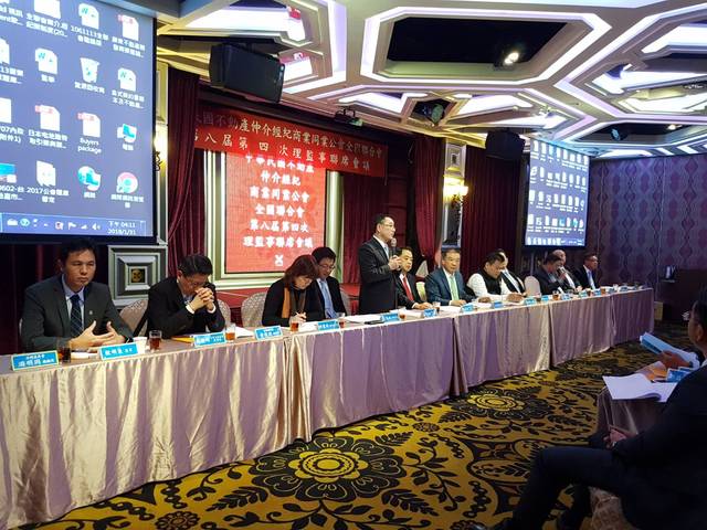 1241026_8b83ac4a7c95fb5b77db19b37e1dbb17