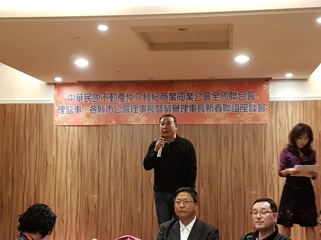 1243011_5f00514e7e00ce883f6aec985e2b9d95