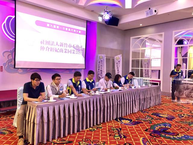 1251800_374450a6daececf46b118cca34c18203