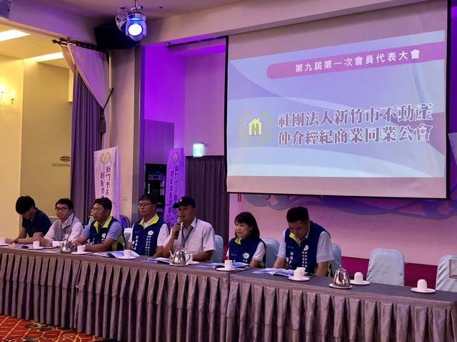 1251801_889006ffe61ab1927636ef4558b74809