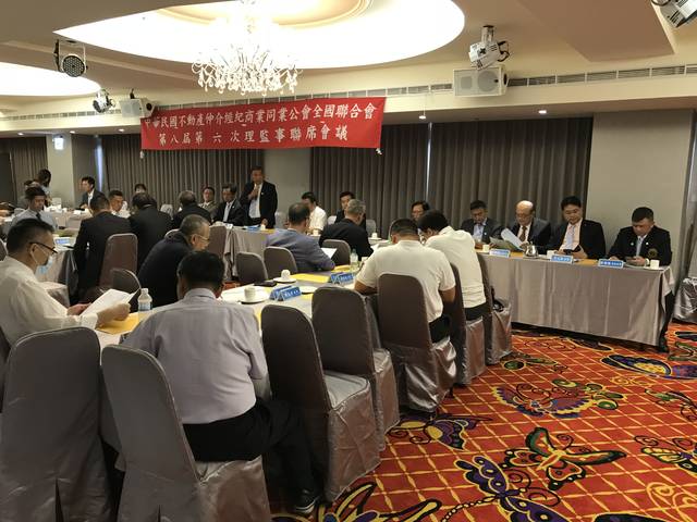 1256803_bc283d95a8749456b6743c414f16086f