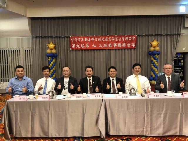 1262934_2b7b2bebb16003c06123764c0080ac50