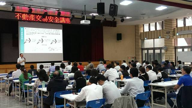 1263515_dfd8086e99574c1449098a47f6a9b8a2