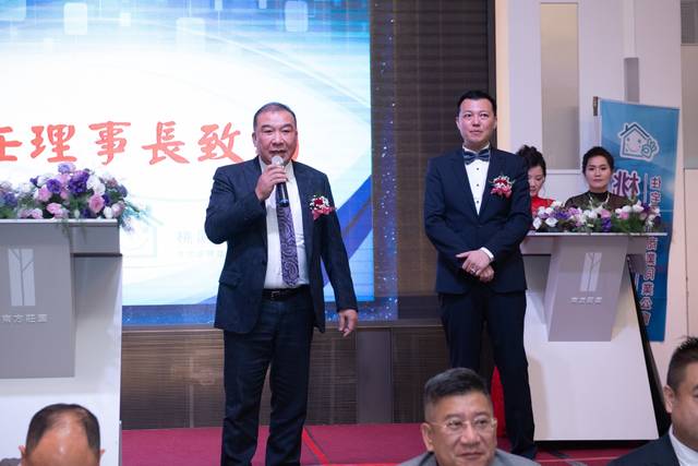 1266135_20a8d329e80537ddf8221a61578a6d1a